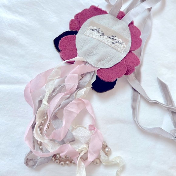 Pink Leather Flower Necklace with Vintage Pearl Beads and Velvet Ribbons - Picture 3 of 7